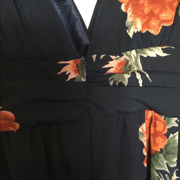 NWT faux wrap maxi dress - Picture 4 of 8